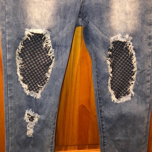 Fishnet Ripped Jeans 👖 🔥 - Picture 4 of 7